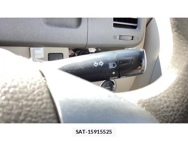 Toyota NOAH 2013-10 8744764-16