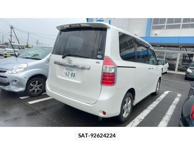 Toyota NOAH 2009-09 8744766-1