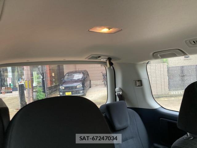 Toyota NOAH 2011-11 8744763-10