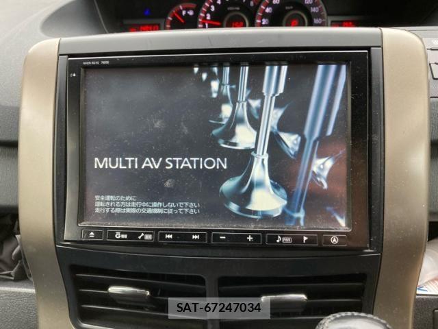 Toyota NOAH 2011-11 8744763-13