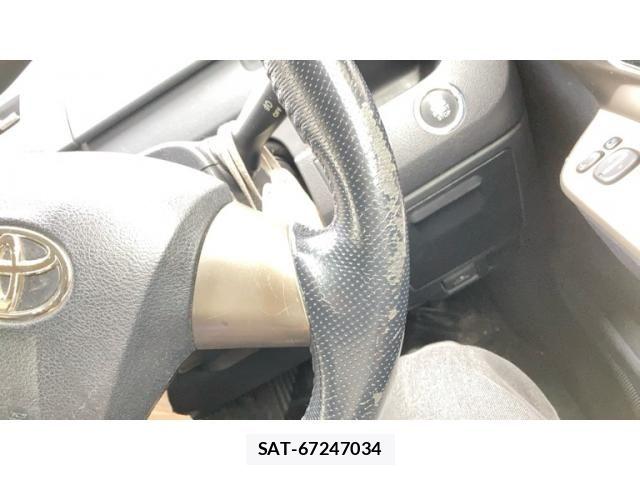 Toyota NOAH 2011-11 8744763-20