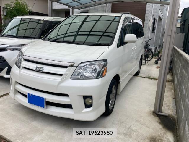 Toyota NOAH 2005-05 8744774-0