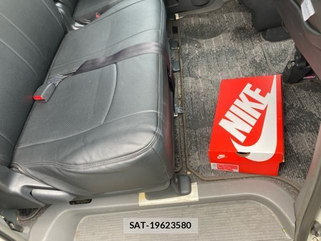Toyota NOAH 2005-05 8744774-10