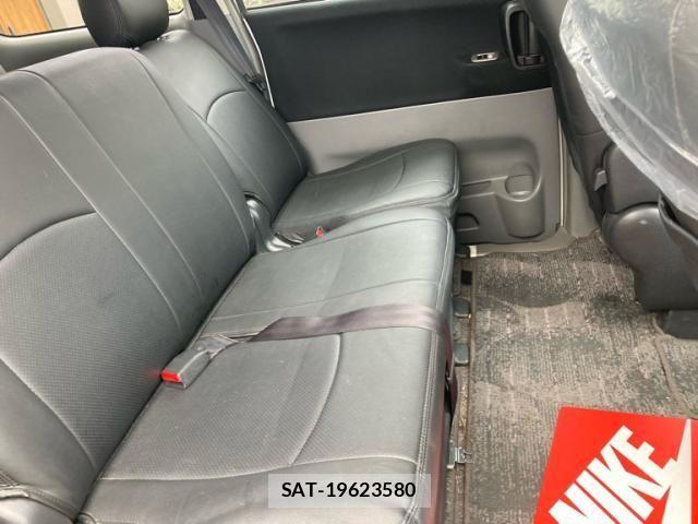 Toyota NOAH 2005-05 8744774-11