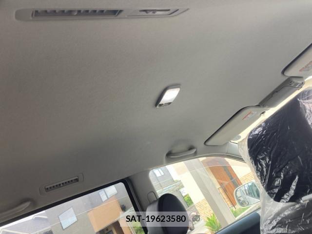 Toyota NOAH 2005-05 8744774-12