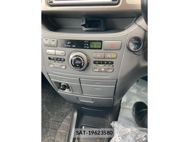 Toyota NOAH 2005-05 8744774-19