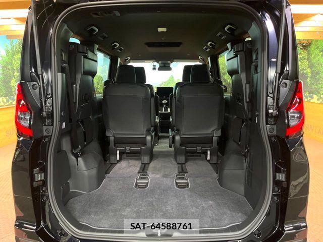 Toyota NOAH 2025-10 8744747-11