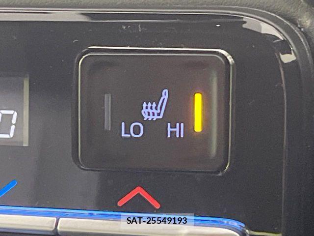 Toyota NOAH 2024-01 8744743-6