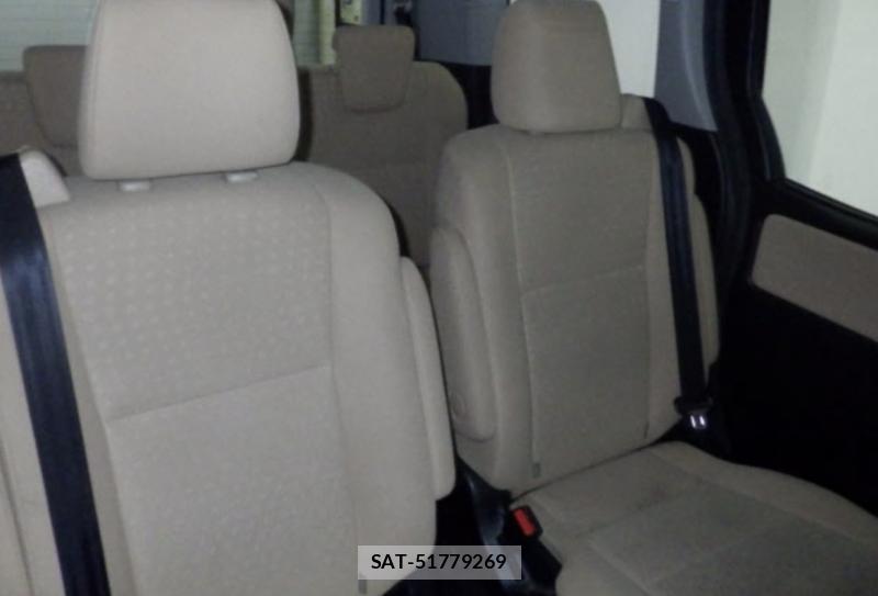 Toyota NOAH 2015-10 8726963-7