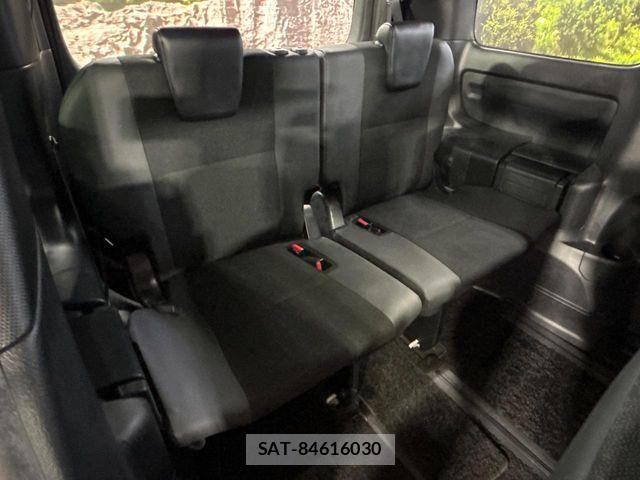 Toyota NOAH 2019-09 8781396-9