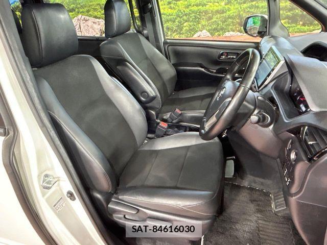 Toyota NOAH 2019-09 8781396-7