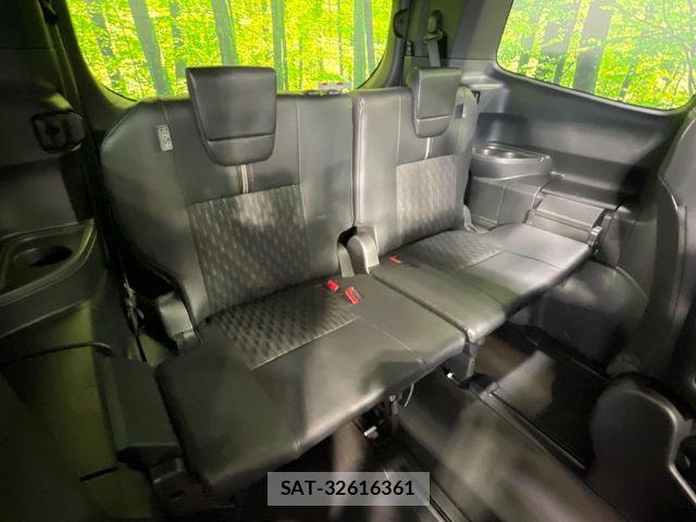Toyota NOAH 2023-11 8781392-9