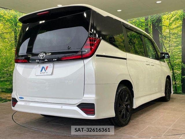 Toyota NOAH 2023-11 8781392-17