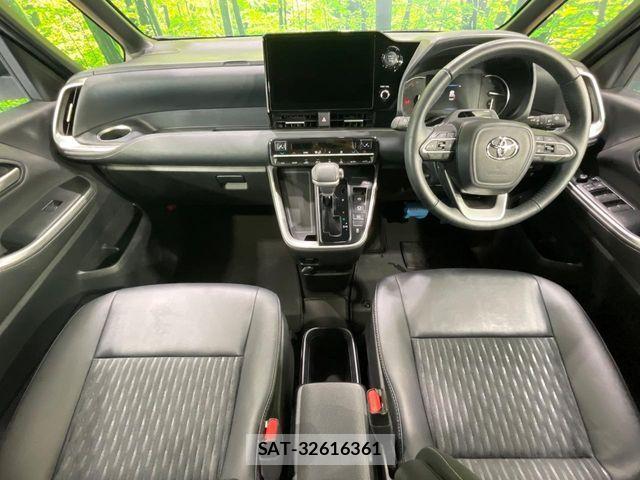 Toyota NOAH 2023-11 8781392-1