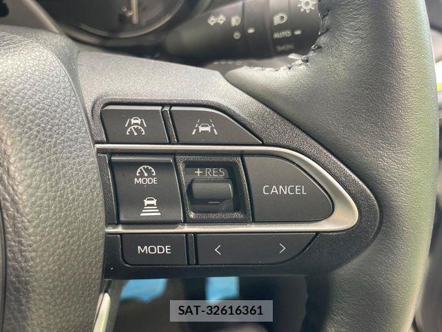 Toyota NOAH 2023-11 8781392-4
