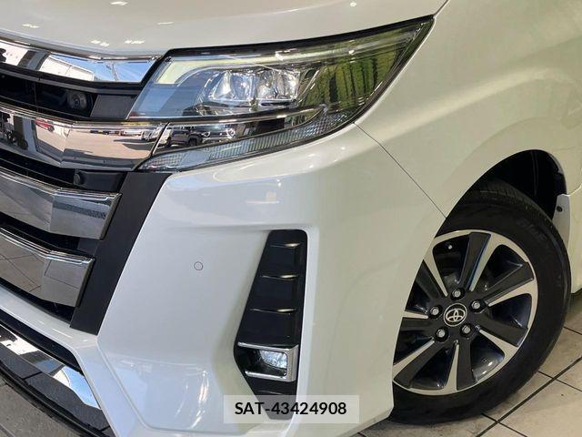 Toyota NOAH 2019-12 8781399-12