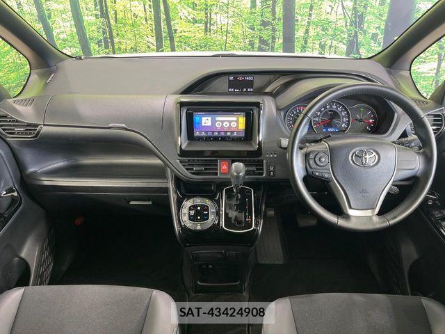 Toyota NOAH 2019-12 8781399-1