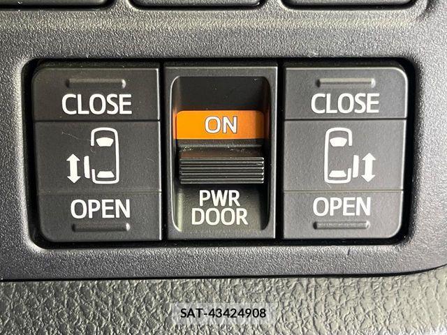 Toyota NOAH 2019-12 8781399-4