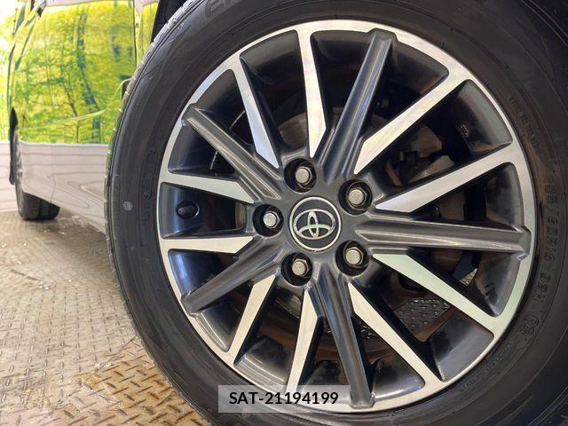 Toyota NOAH 2017-02 8781401-13