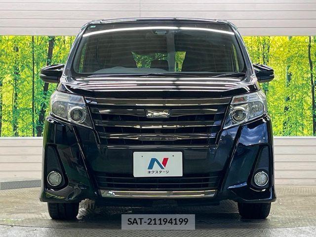 Toyota NOAH 2017-02 8781401-14