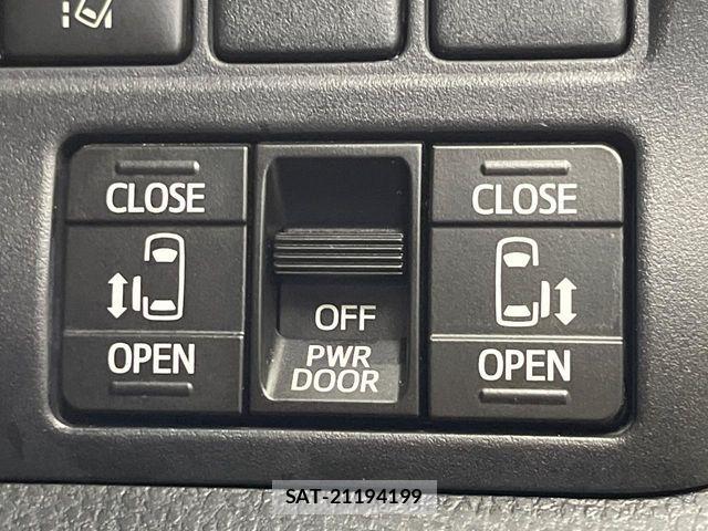Toyota NOAH 2017-02 8781401-5