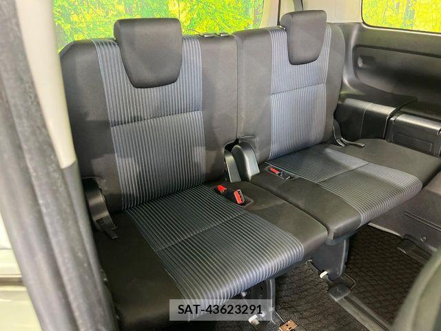 Toyota NOAH 2014-01 8781403-9