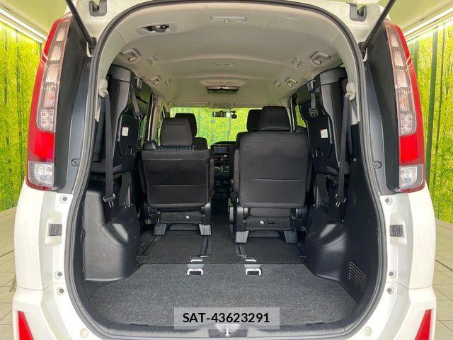 Toyota NOAH 2014-01 8781403-10