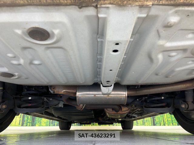 Toyota NOAH 2014-01 8781403-19