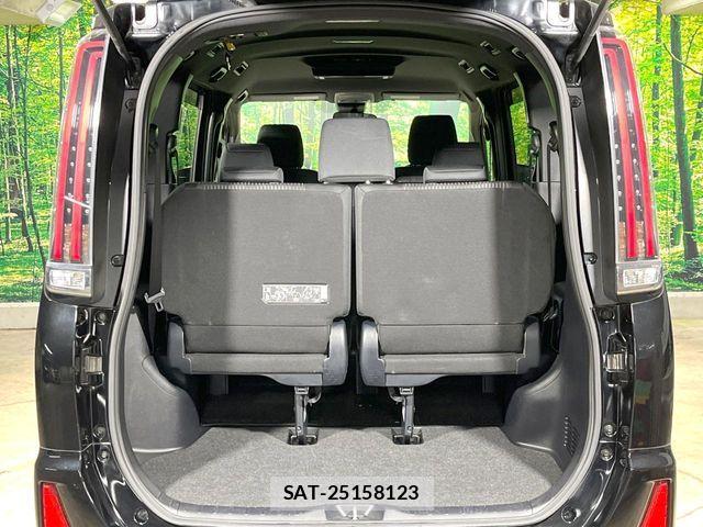 Toyota NOAH 2017-09 8781398-10