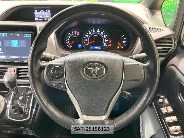 Toyota NOAH 2017-09 8781398-11