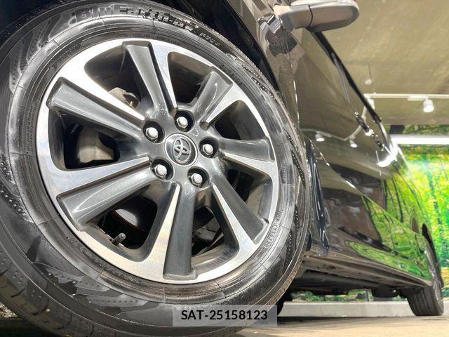 Toyota NOAH 2017-09 8781398-13