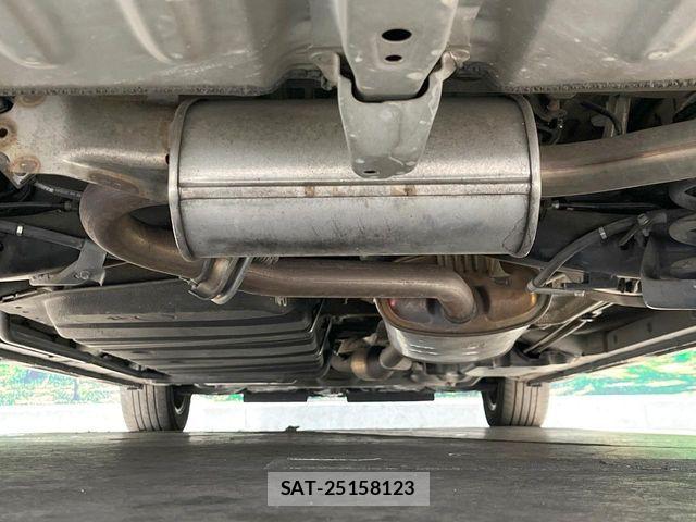 Toyota NOAH 2017-09 8781398-19
