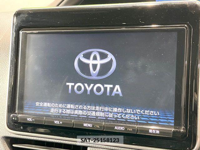 Toyota NOAH 2017-09 8781398-2