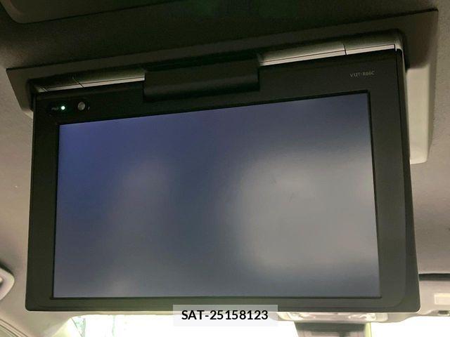 Toyota NOAH 2017-09 8781398-3
