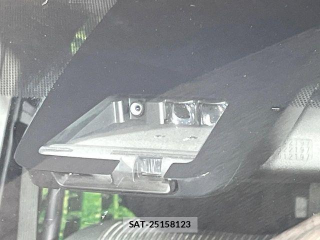 Toyota NOAH 2017-09 8781398-6