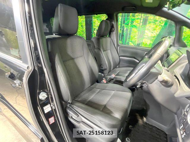 Toyota NOAH 2017-09 8781398-7