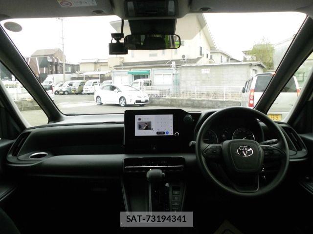 Toyota NOAH 2023-04 8781397-10