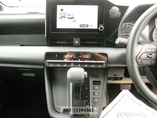 Toyota NOAH 2023-04 8781397-11