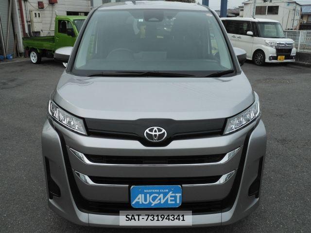 Toyota NOAH 2023-04 8781397-15