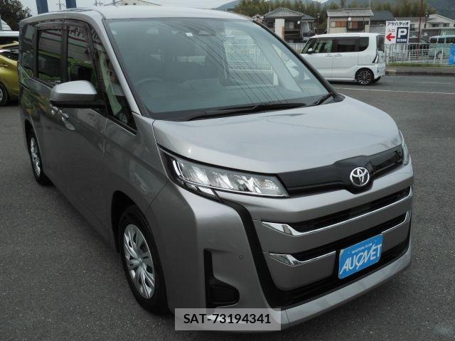 Toyota NOAH 2023-04 8781397-3
