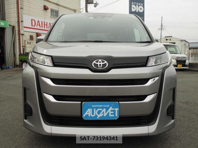 Toyota NOAH 2023-04 8781397-5