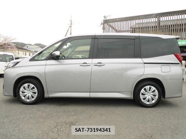 Toyota NOAH 2023-04 8781397-7