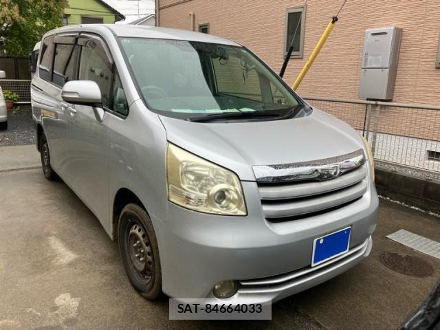 Toyota NOAH 2007-08 8781408-0