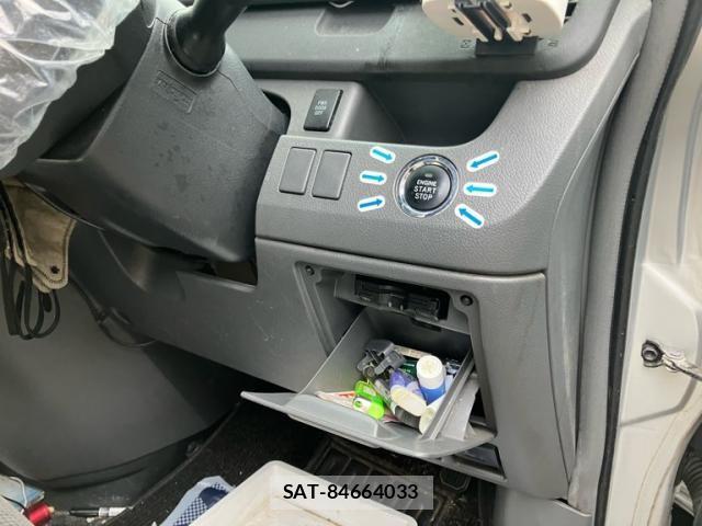 Toyota NOAH 2007-08 8781408-14