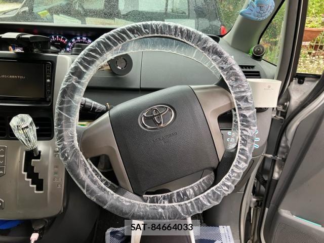 Toyota NOAH 2007-08 8781408-15