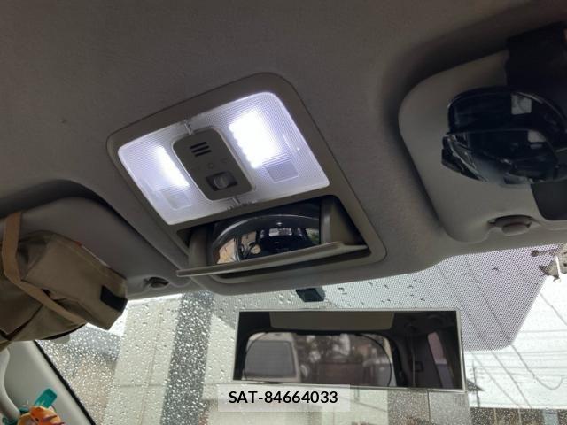 Toyota NOAH 2007-08 8781408-19
