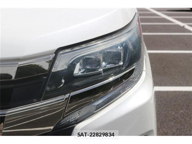 Toyota NOAH 2017-11 8781400-19