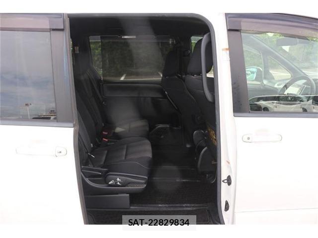 Toyota NOAH 2017-11 8781400-25