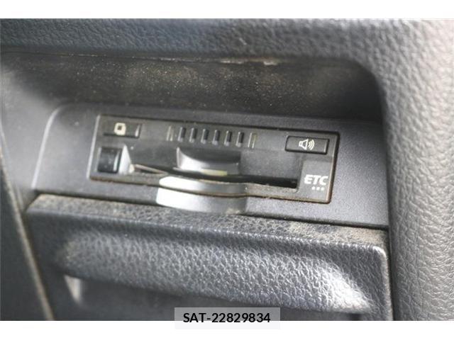 Toyota NOAH 2017-11 8781400-5