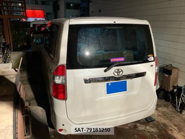 Toyota NOAH 2008-03 8781406-3